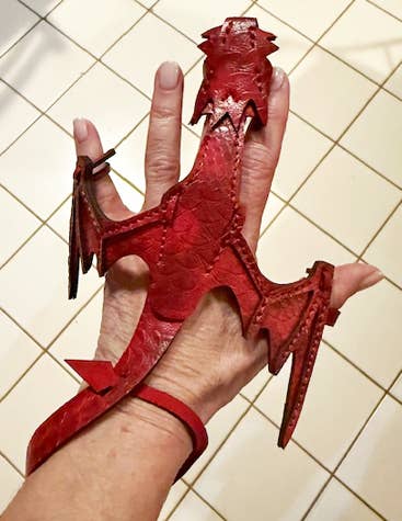 Fantasy Gifts - Red Dragon Hand Pet